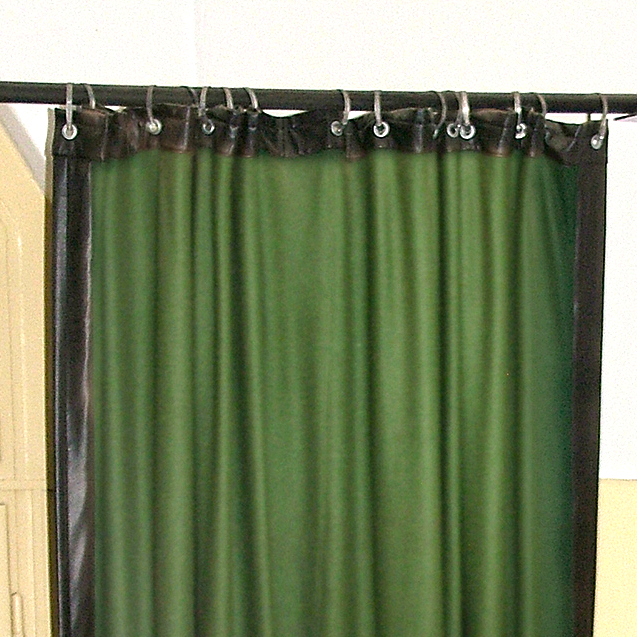 Budapesti Fazekas Mihály Gyakorló Általános Iskola és Gimnázium 4 Tartószerkezet: ipari, erősített, szinterezett, acél rúdkarnis; Függöny rögzítés: ringlizve