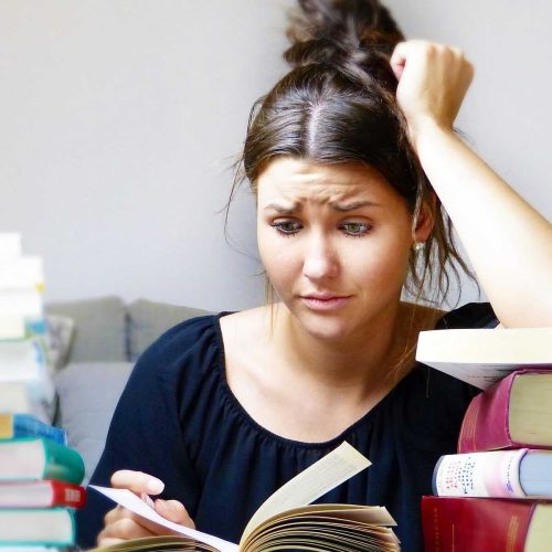 books-g15027e714-1920-edited