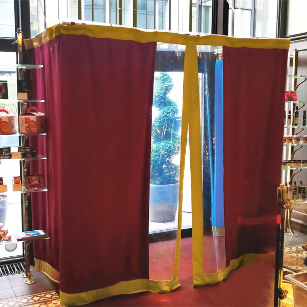 Gresham-palota huzatfogó függöny